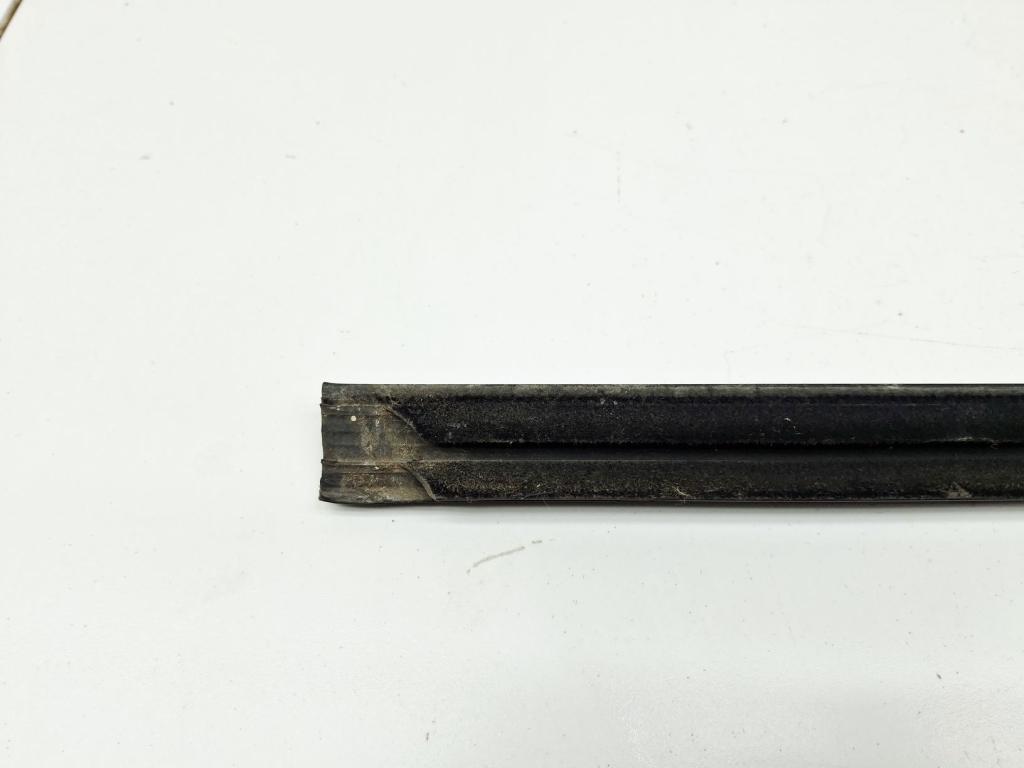 Накладка стекла переднего правого, 1500 рублей, Пермь