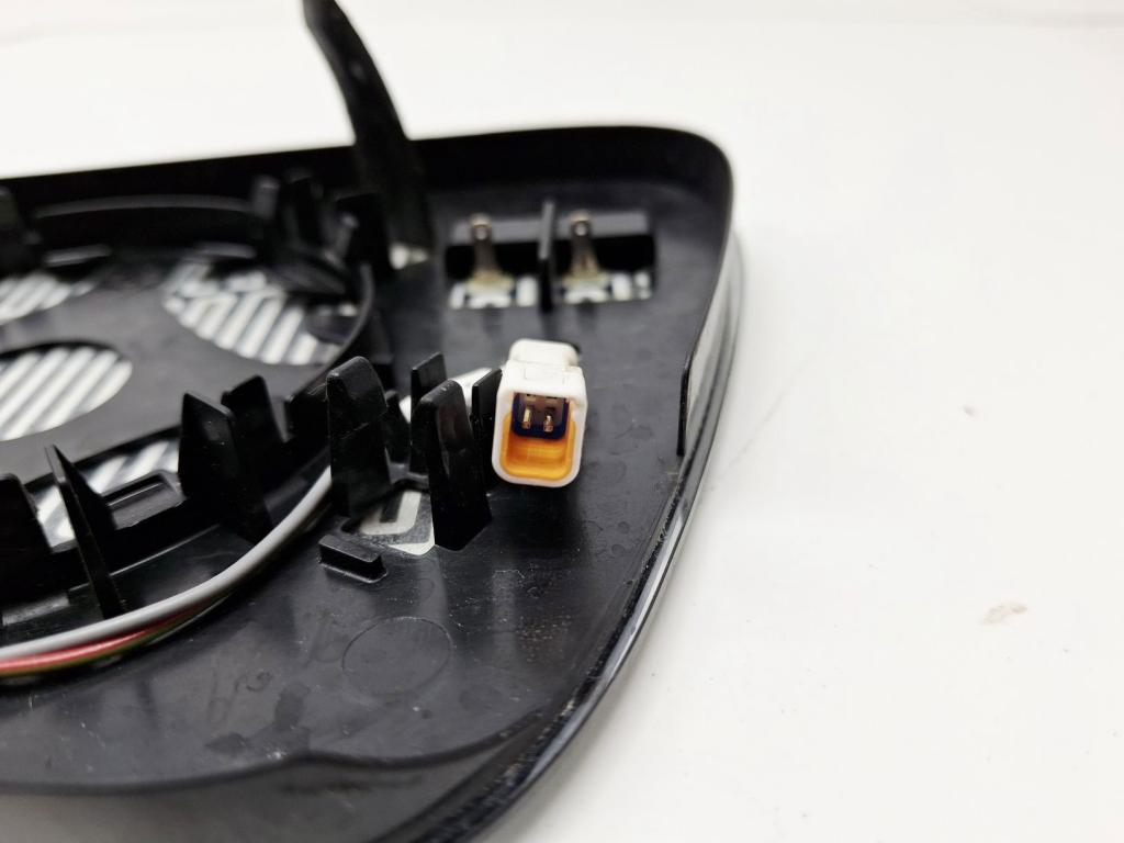 Зеркальный элемент правый, 2000 рублей, Пермь