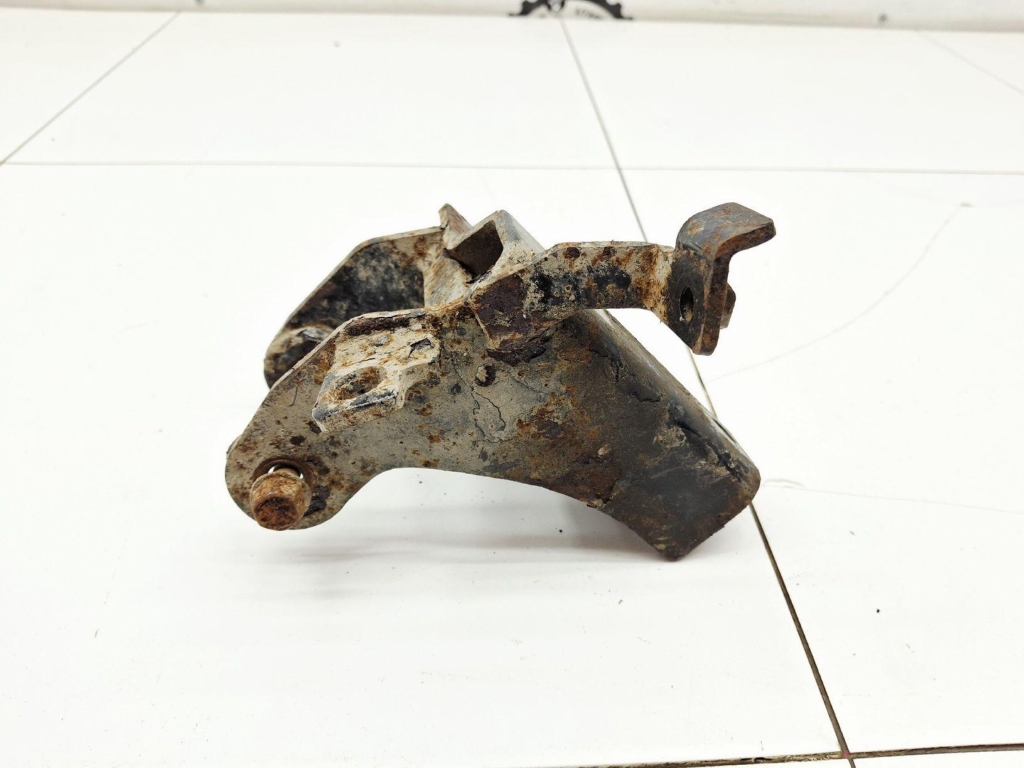 Кронштейн КПП, 500 рублей, Пермь