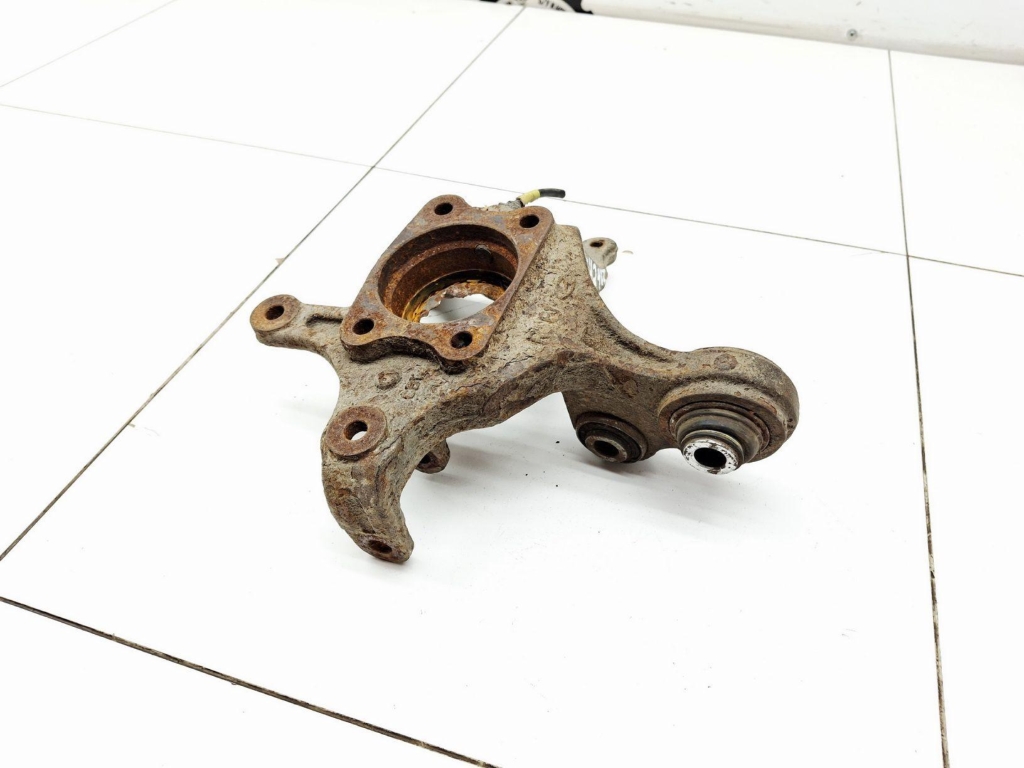 Кулак поворотный задний правый, 2000 рублей, Пермь