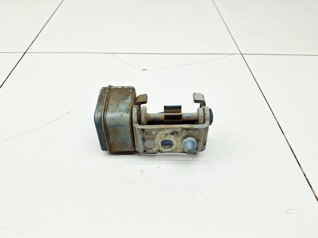 Петля двери передней левой верхняя, 3000 рублей, Пермь