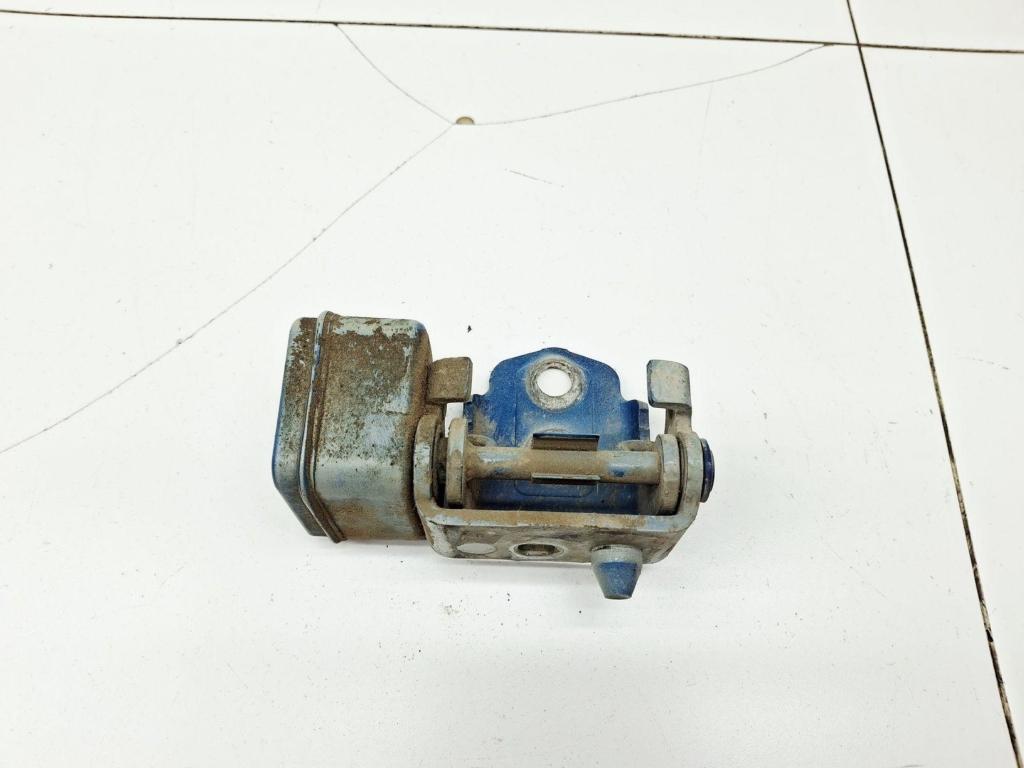 Петля двери передней левой верхняя, 3000 рублей, Пермь