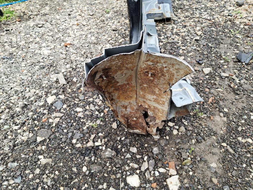 Порог со стойкой левый, 10000 рублей, Пермь