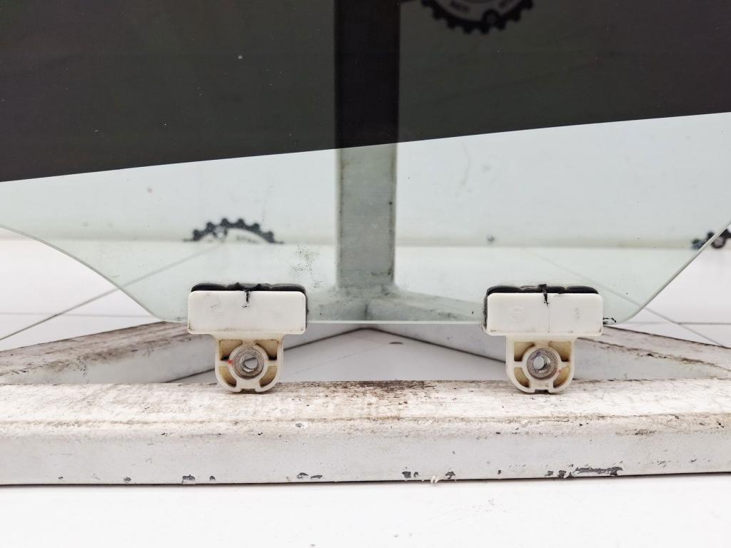 Стекло двери задней правой, 1000 рублей, Пермь