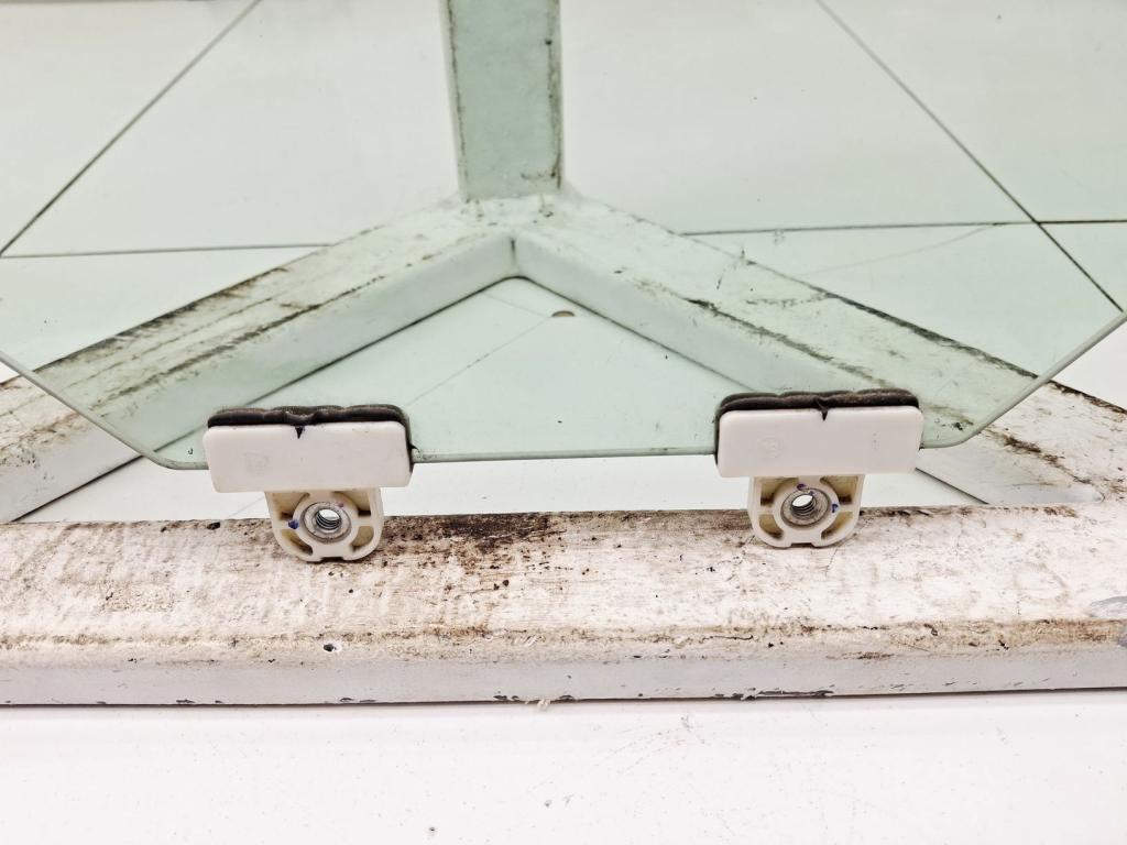 Стекло двери передней левой, 3000 рублей, Пермь