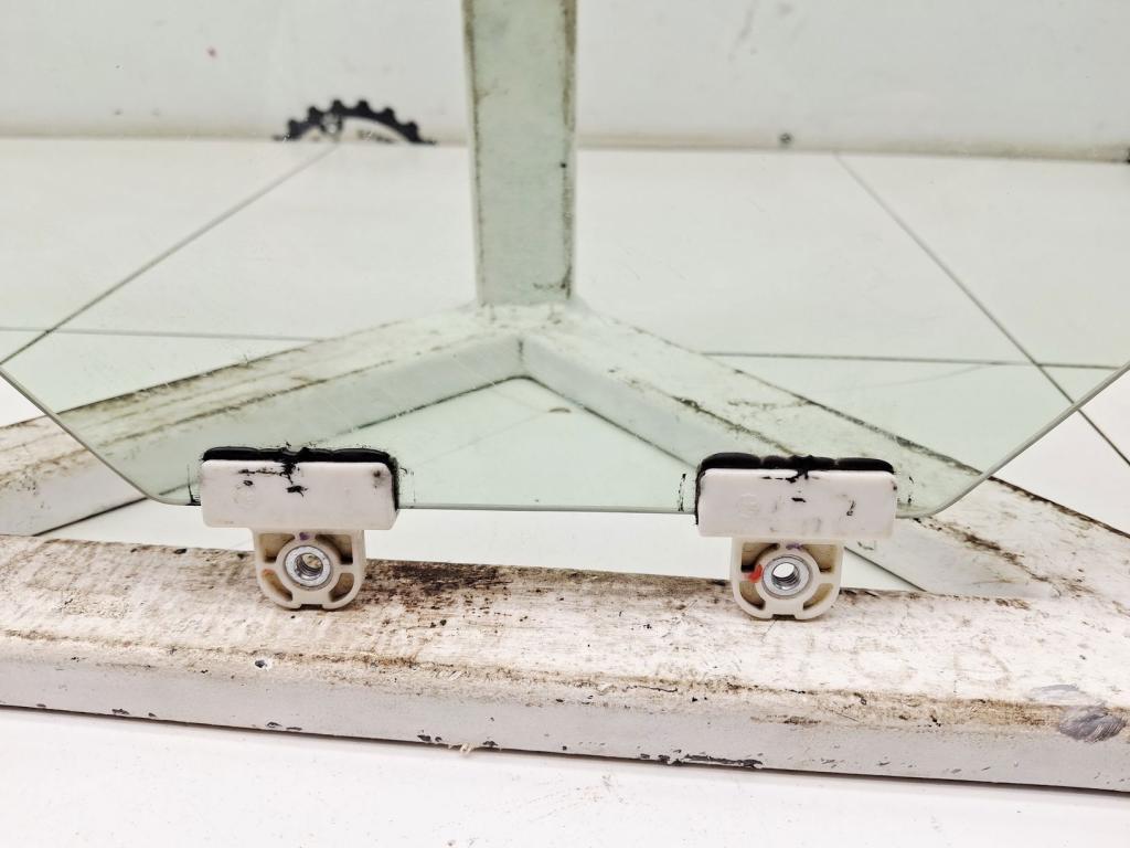 Стекло двери передней правой, 2000 рублей, Пермь