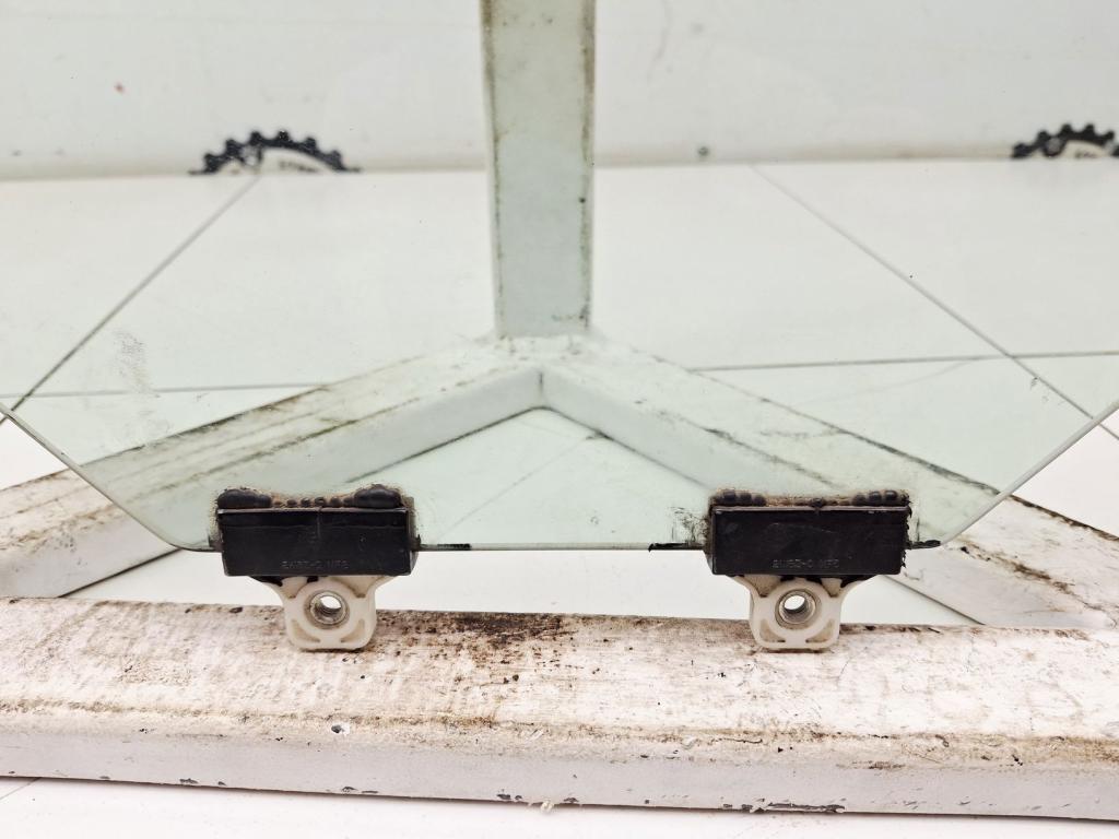 Стекло двери передней правой, 2000 рублей, Пермь