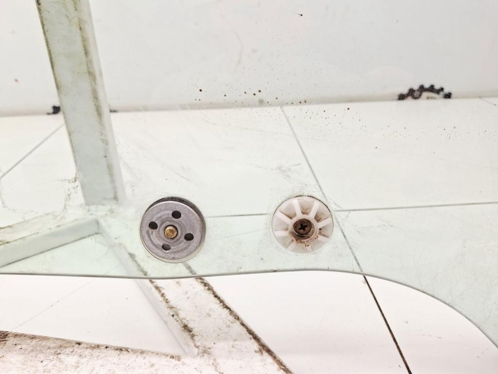 Стекло двери передней правой, 2000 рублей, Пермь