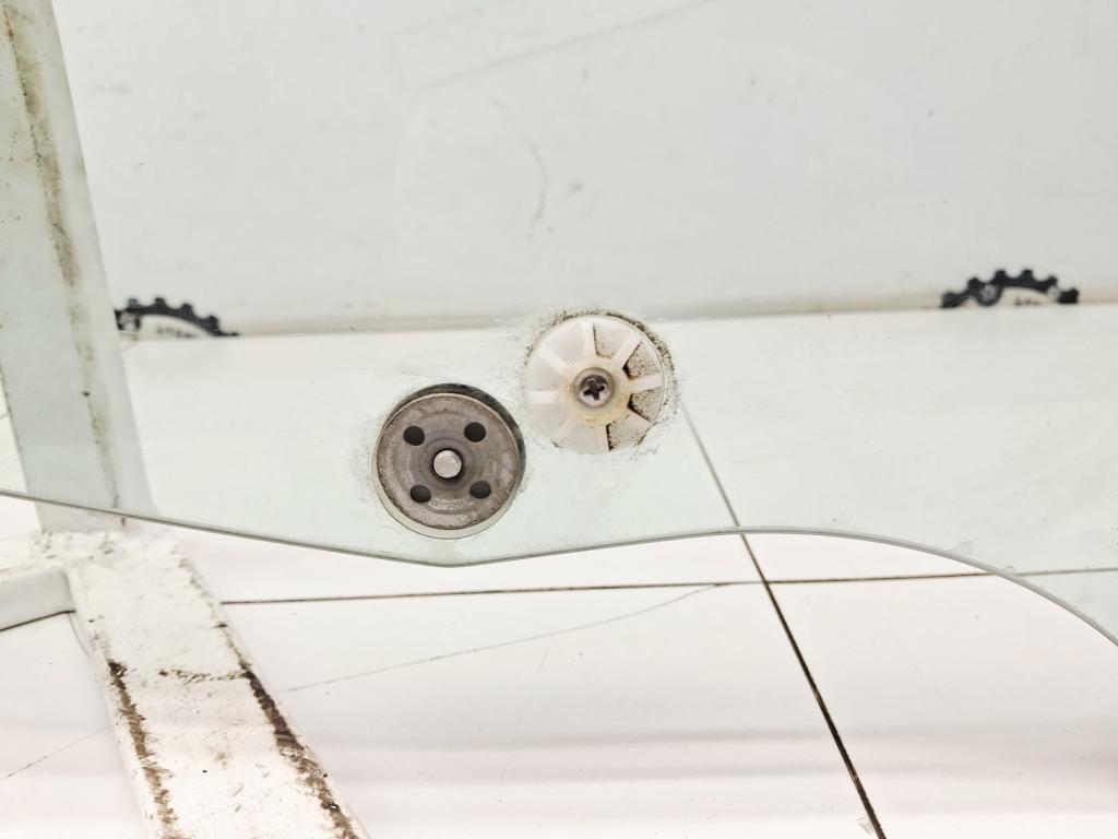 Стекло двери передней правой, 2000 рублей, Пермь