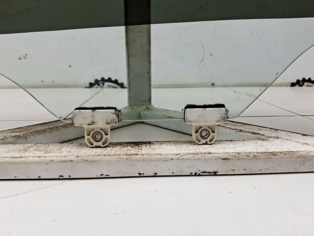 Стекло двери задней правой, 1000 рублей, Пермь