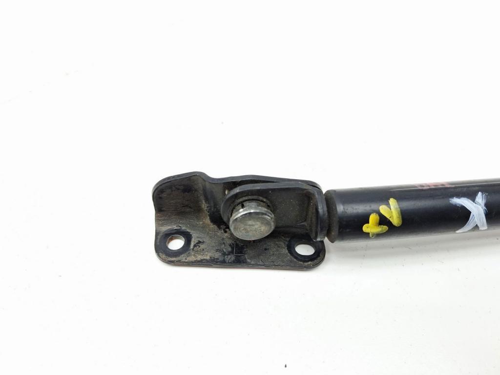 Амортизатор двери багажника, 1000 рублей, Пермь