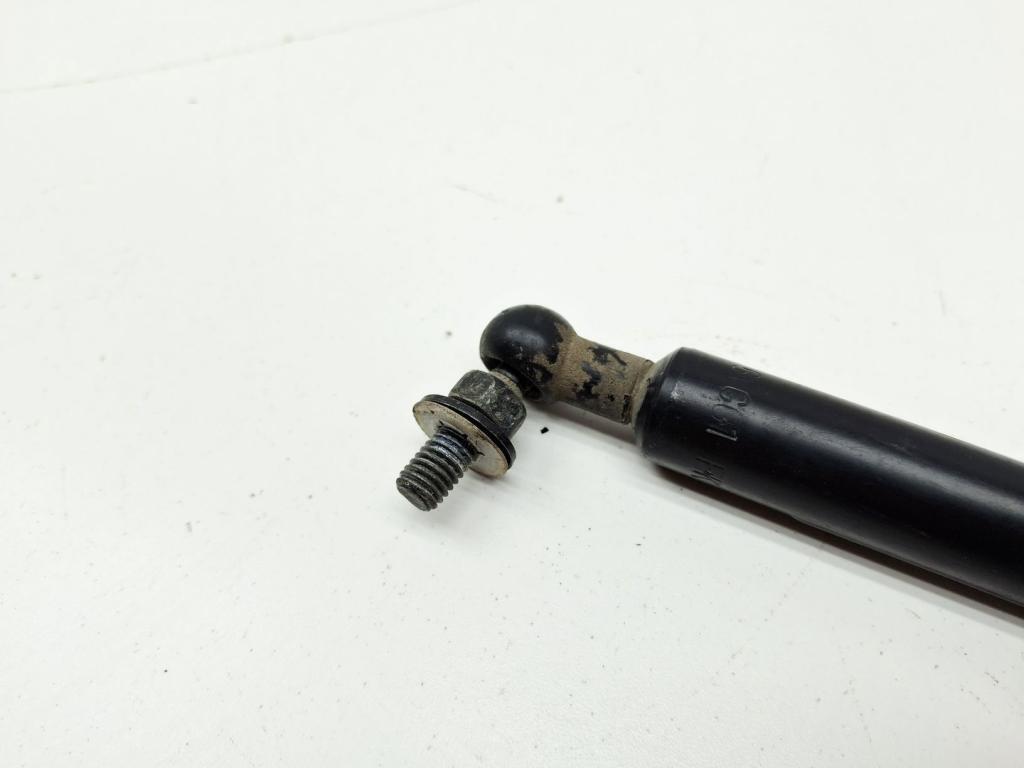 Амортизатор капота, 500 рублей, Пермь