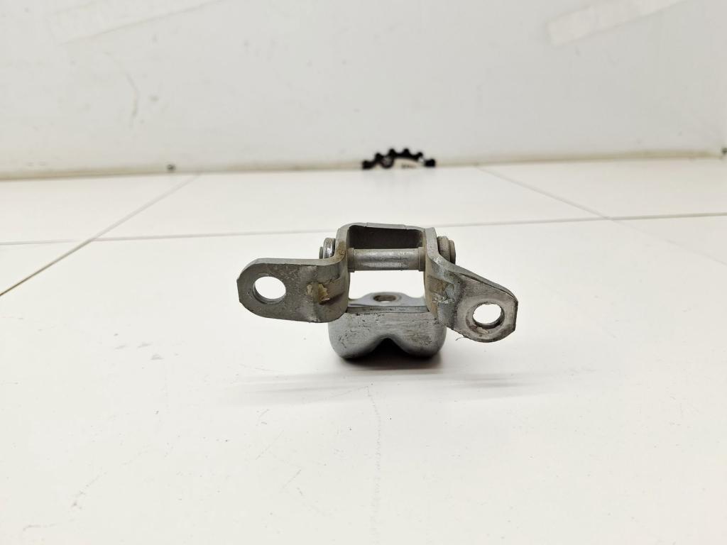 Петля двери задней правой нижняя, 500 рублей, Пермь