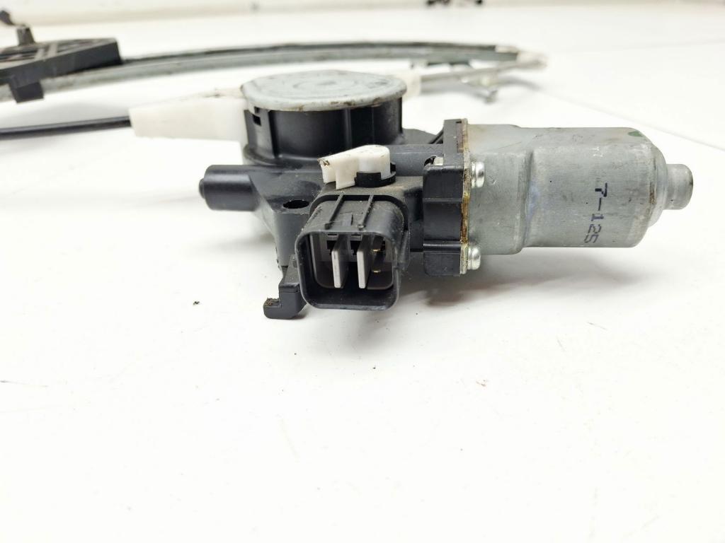 Стеклоподъемник задний правый, 1000 рублей, Пермь