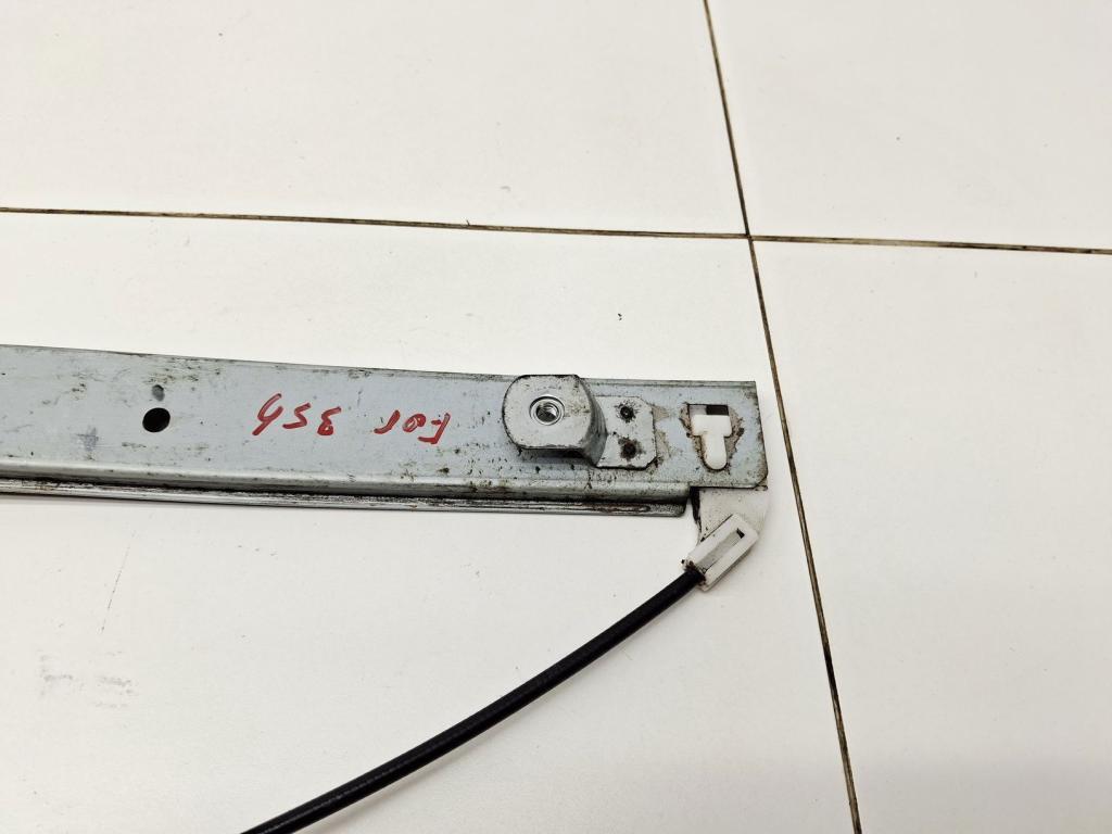 Стеклоподъемник задний правый, 1000 рублей, Пермь