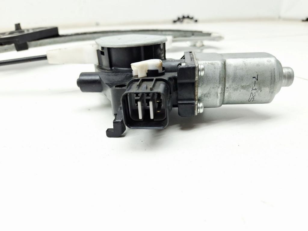 Стеклоподъемник задний правый, 1000 рублей, Пермь