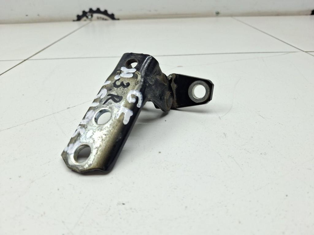 Петля двери задней правой нижняя, 550 рублей, Пермь