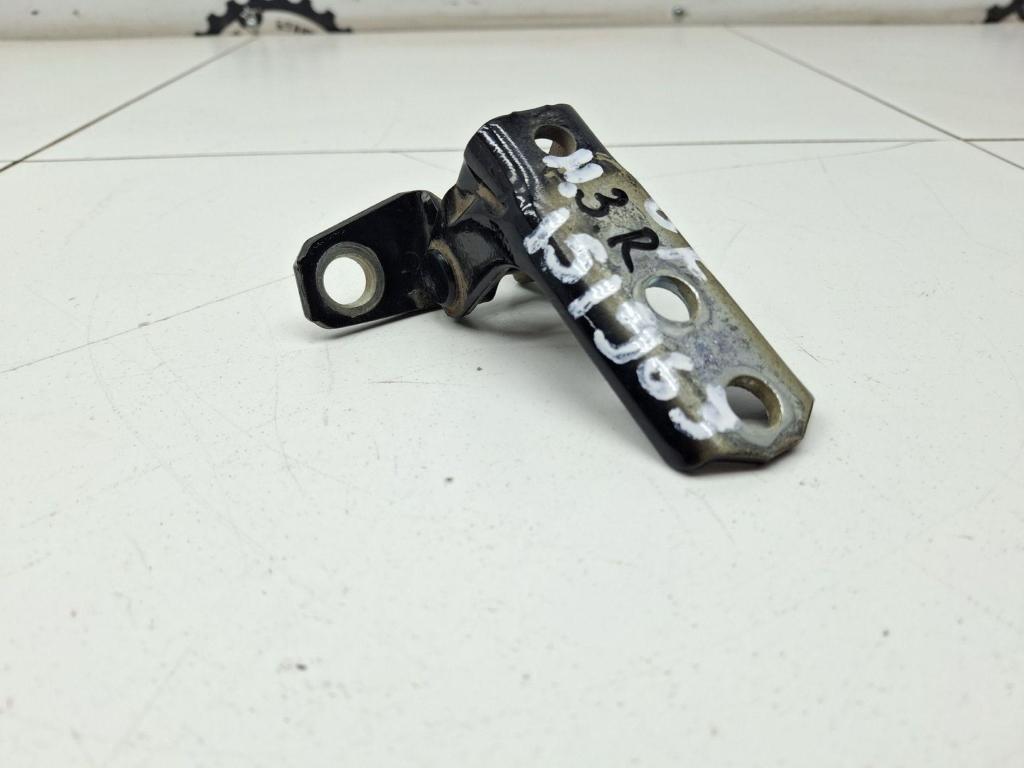 Петля двери задней правой нижняя, 550 рублей, Пермь