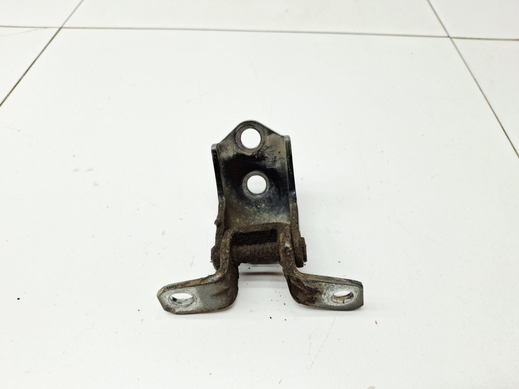 Петля двери передней правой нижняя, 1000 рублей, Пермь