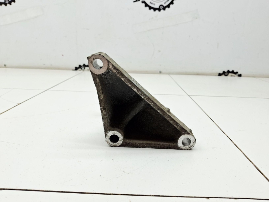 Кронштейн КПП правый, 1000 рублей, Пермь