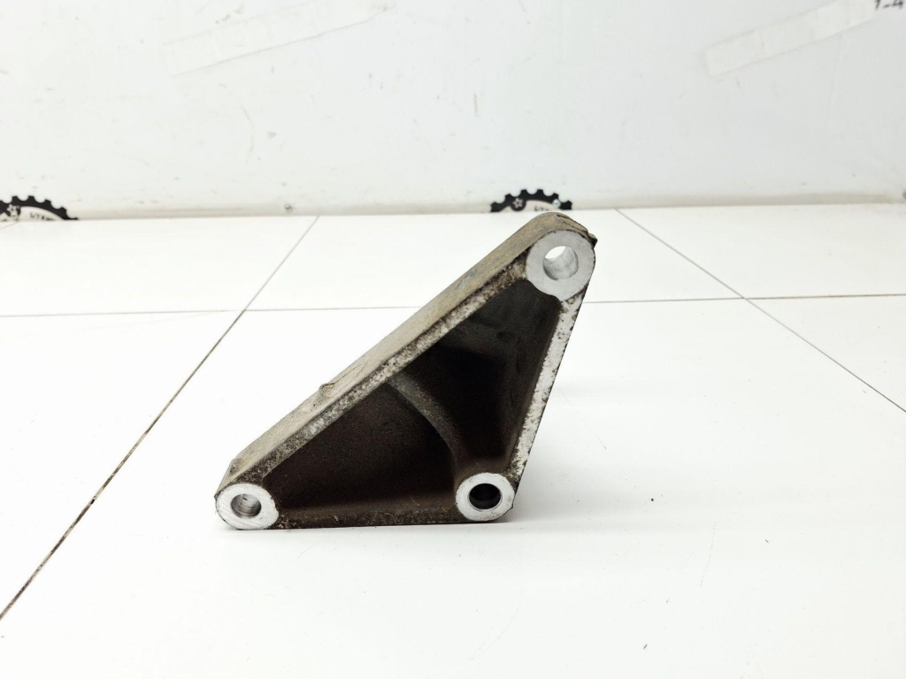 Кронштейн КПП левый, 1000 рублей, Пермь