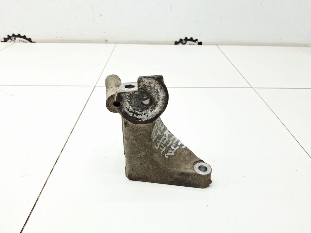 Кронштейн КПП левый, 1000 рублей, Пермь