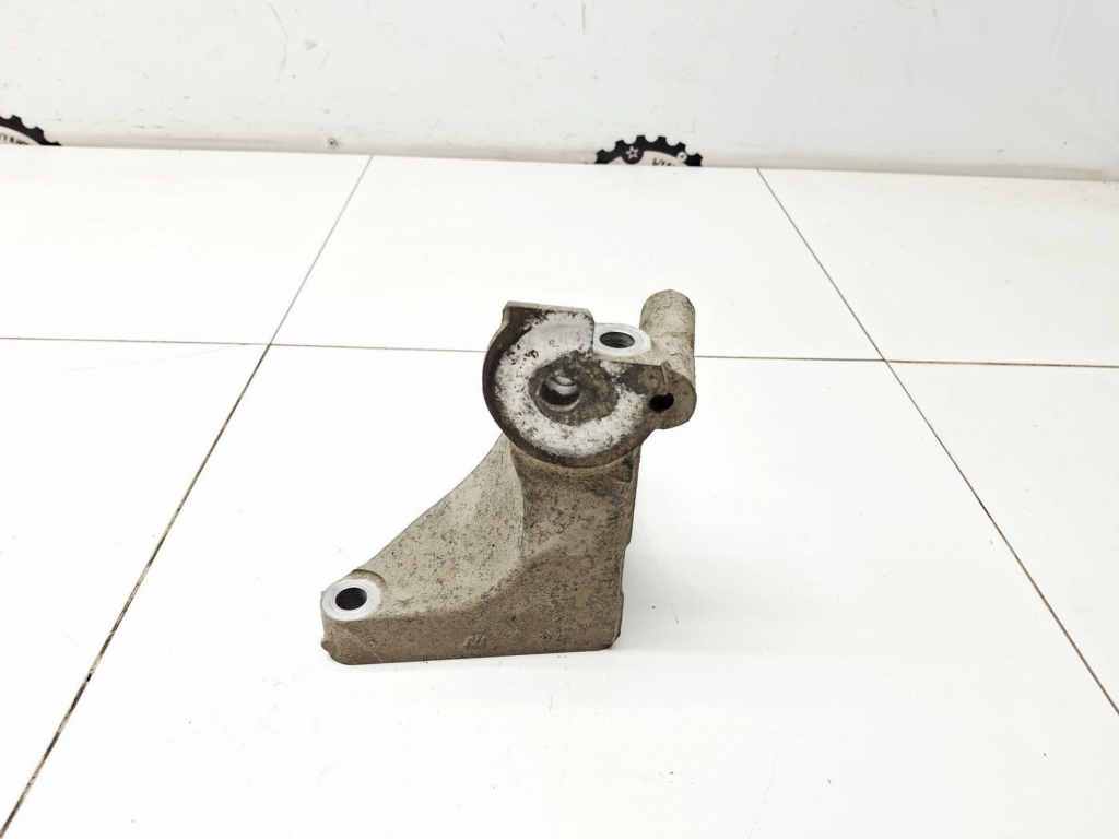 Кронштейн КПП правый, 1000 рублей, Пермь