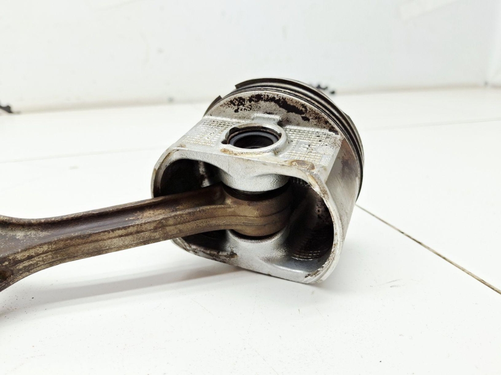 Поршень с шатуном, 3000 рублей, Пермь