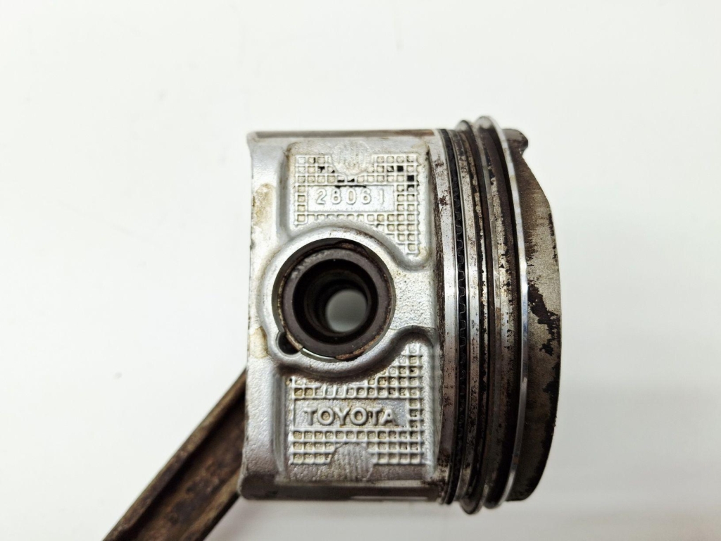 Поршень с шатуном, 3000 рублей, Пермь