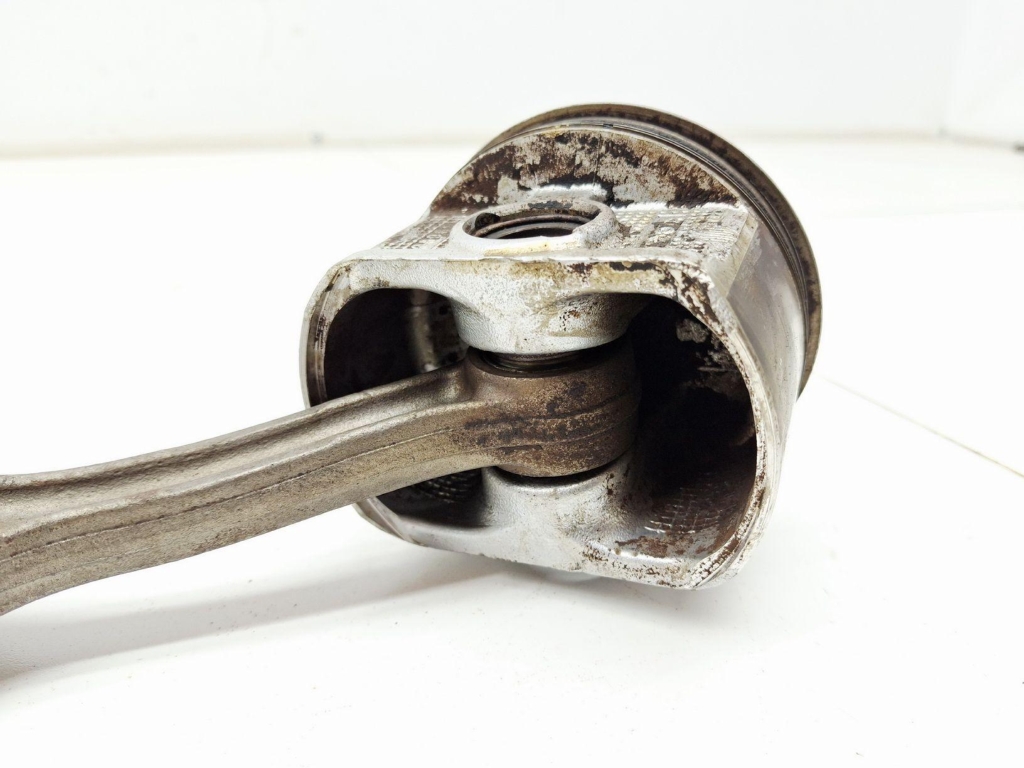 Поршень с шатуном, 3000 рублей, Пермь