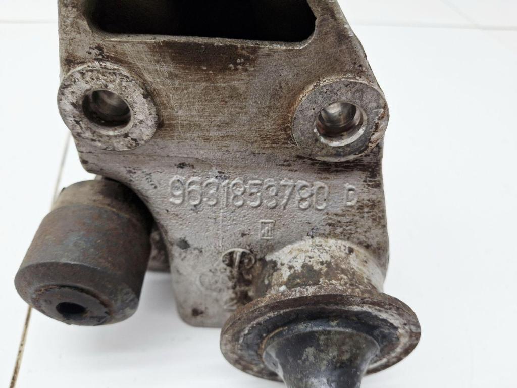 Кронштейн двигателя правый, 1500 рублей, Пермь