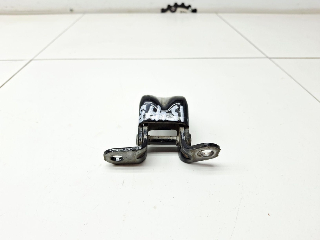 Петля двери задней левой нижняя, 500 рублей, Пермь