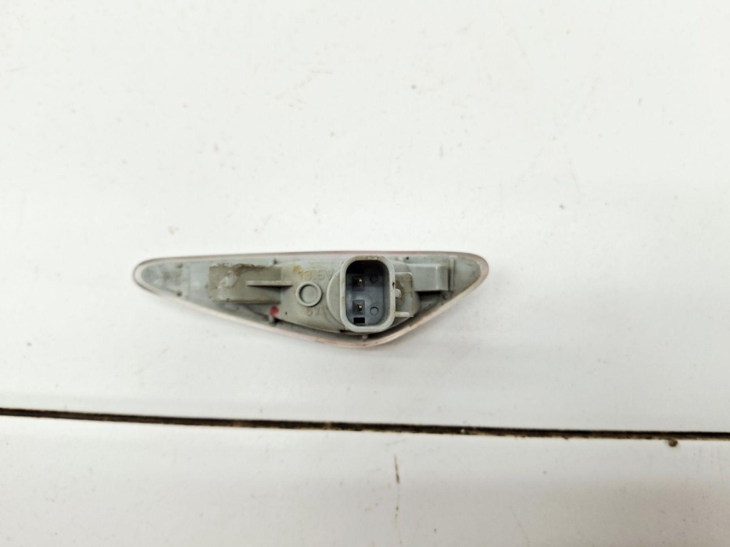 Повторитель на крыло левый, 500 рублей, Пермь