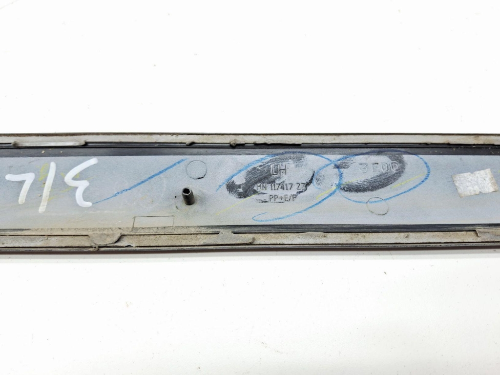 Молдинг задней левой двери, 1000 рублей, Пермь