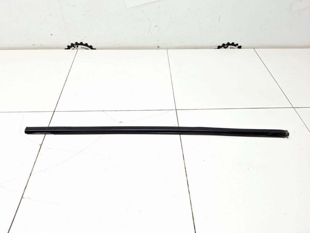 Накладка стекла переднего левого, 2000 рублей, Пермь