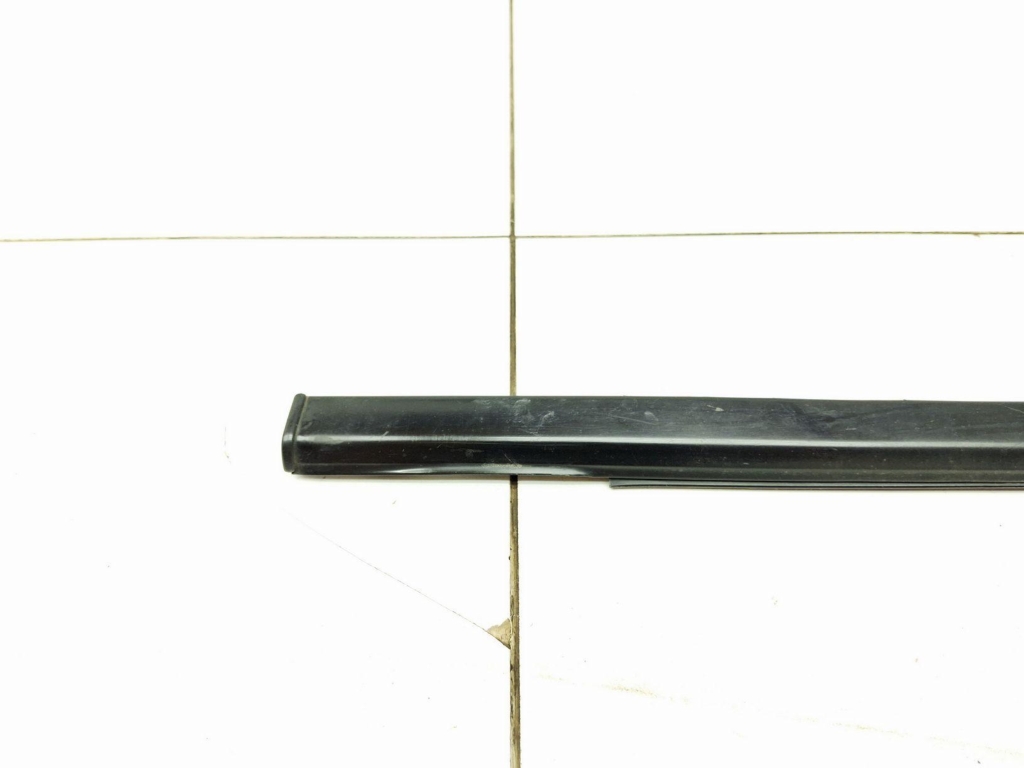 Накладка стекла переднего левого, 2000 рублей, Пермь