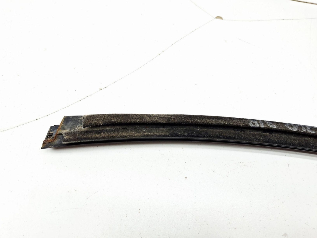 Накладка стекла заднего правого, 1000 рублей, Пермь