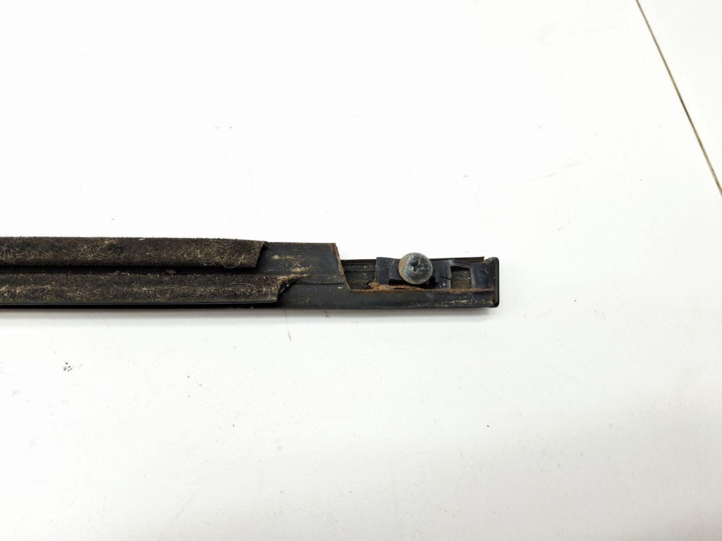 Накладка стекла заднего правого, 1000 рублей, Пермь