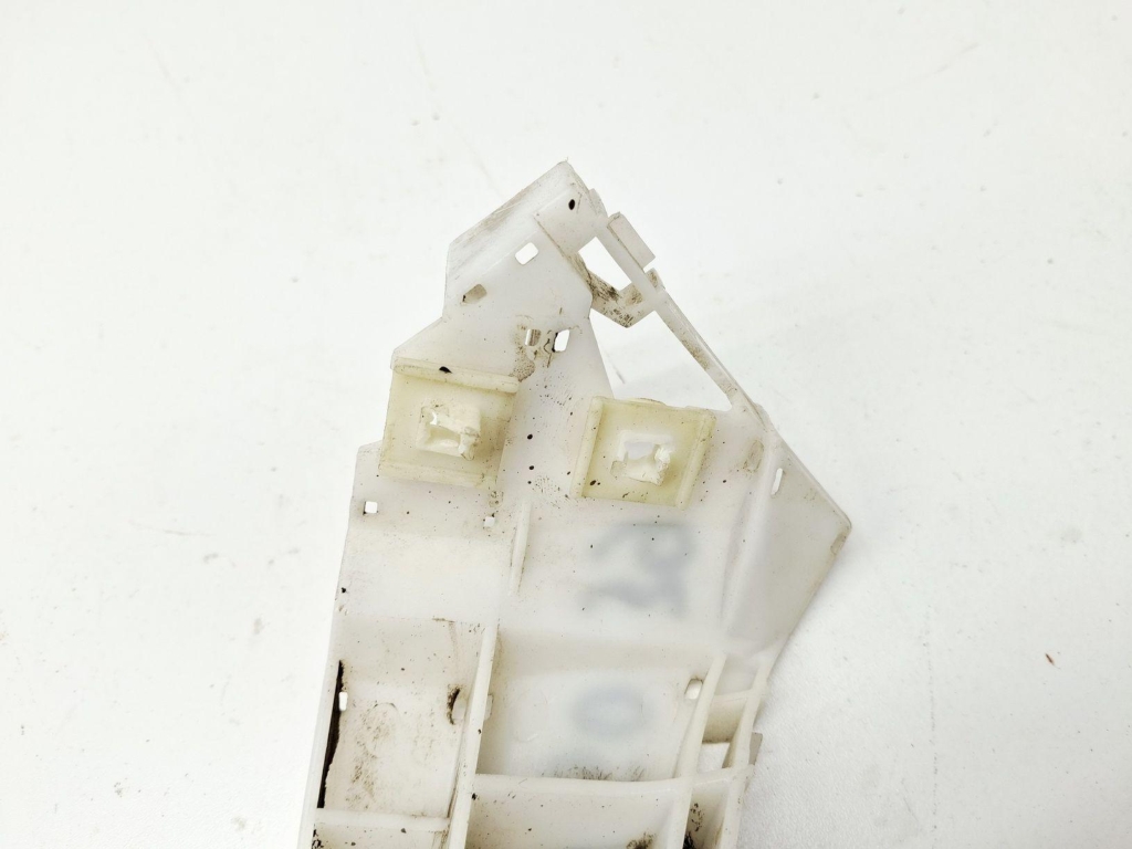 Кронштейн заднего бампера правый, 500 рублей, Пермь