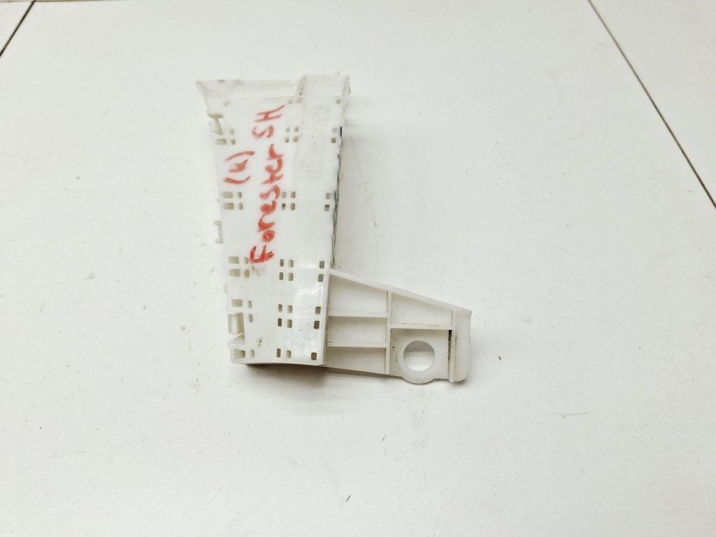 Кронштейн заднего бампера правый, 500 рублей, Пермь