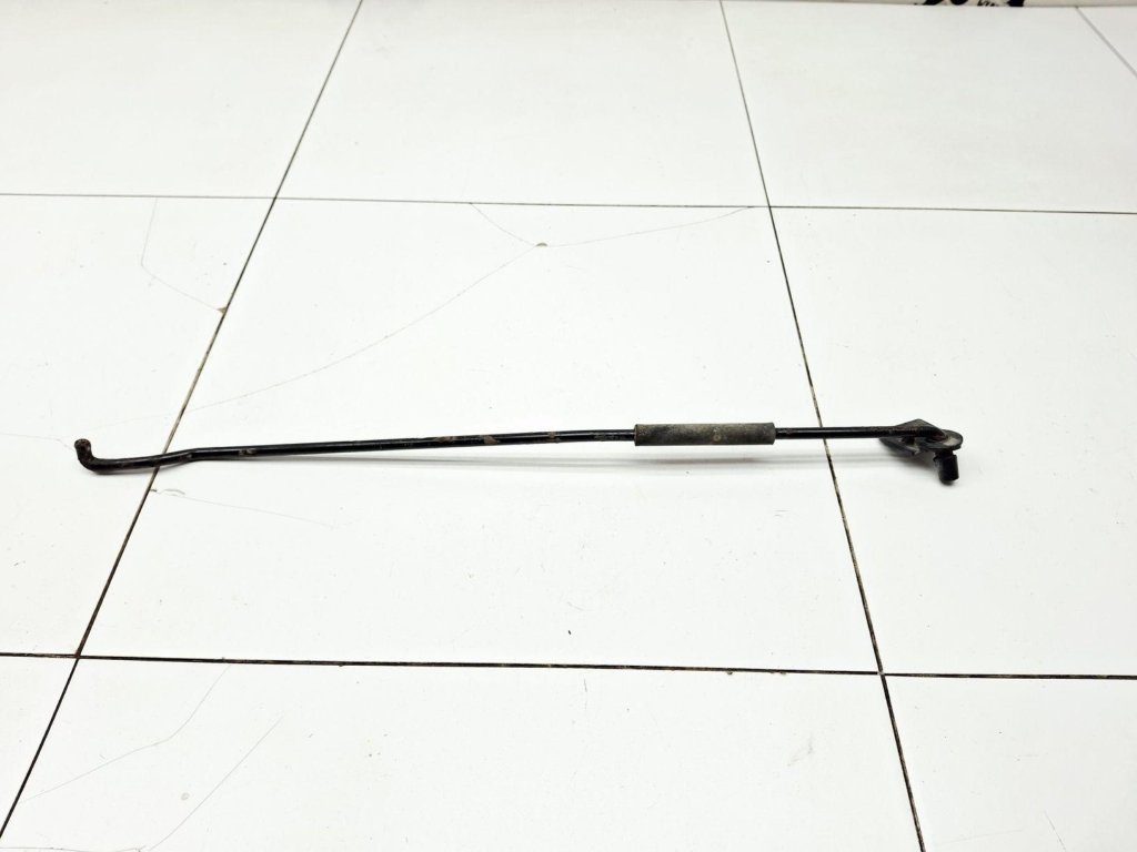 Держатель капота, 500 рублей, Пермь