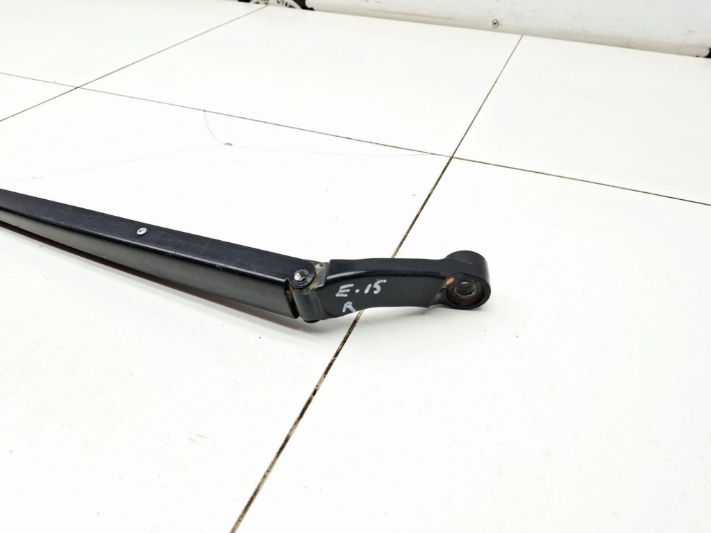 Поводок стеклоочистителя передний правый, 3000 рублей, Пермь