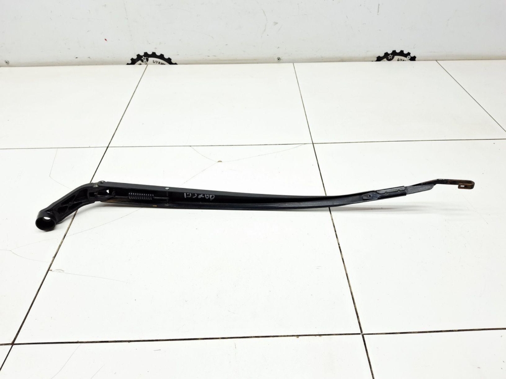 Поводок стеклоочистителя передний правый, 3000 рублей, Пермь