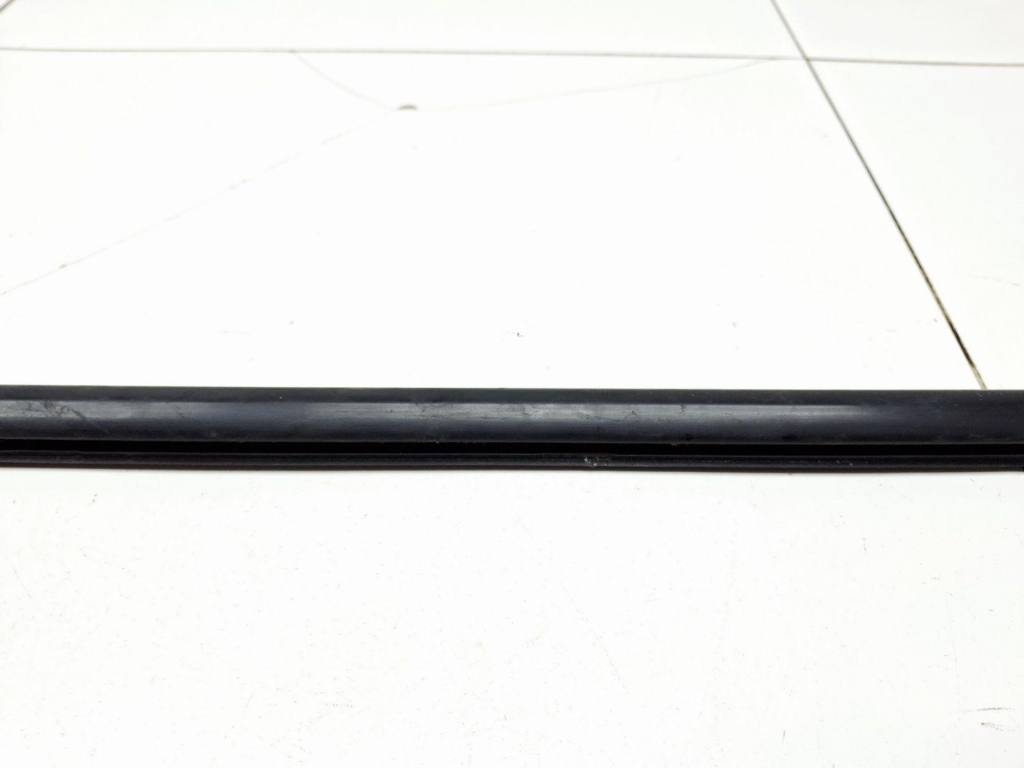 Накладка стекла переднего левого, 1000 рублей, Пермь