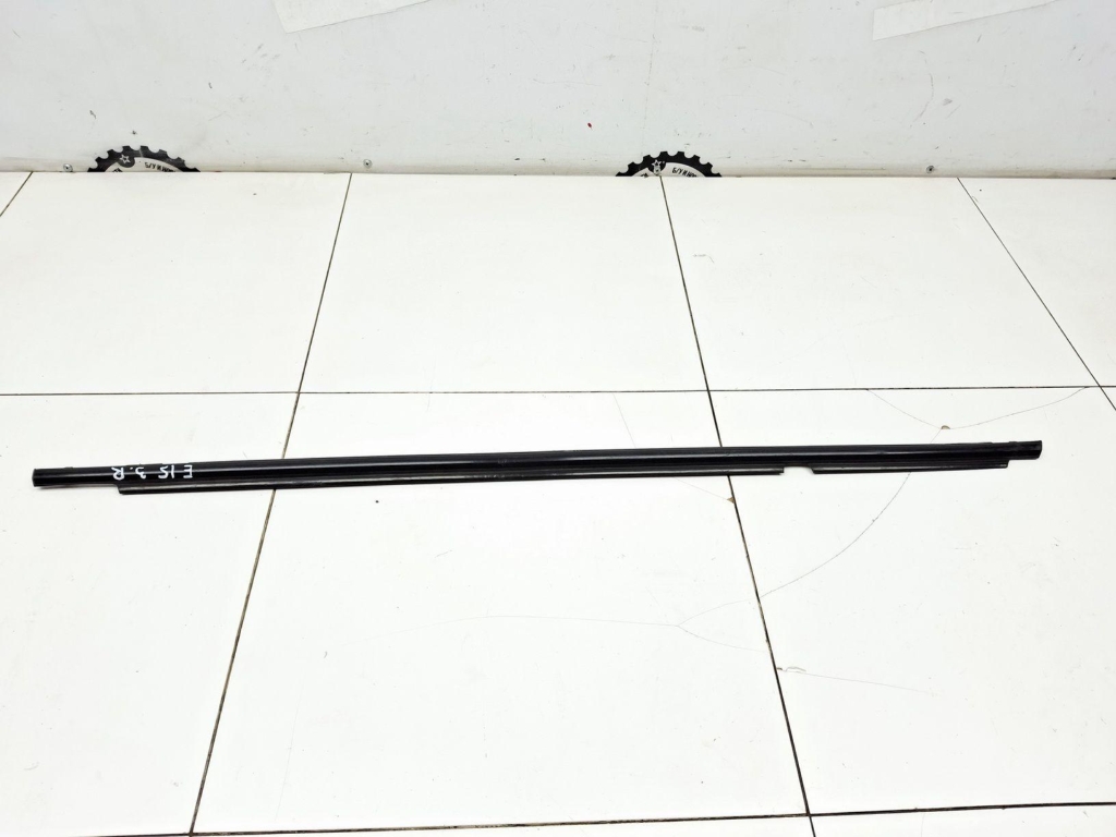 Накладка стекла заднего правого, 1000 рублей, Пермь