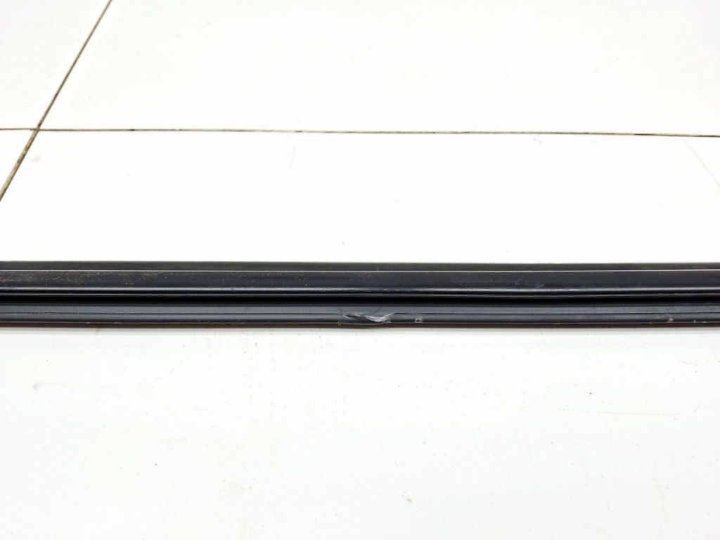 Накладка стекла заднего правого, 1000 рублей, Пермь