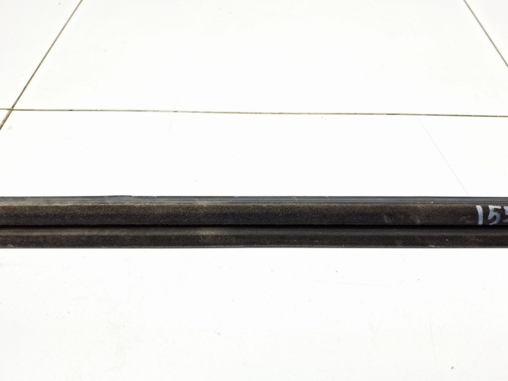 Накладка стекла заднего правого, 1000 рублей, Пермь