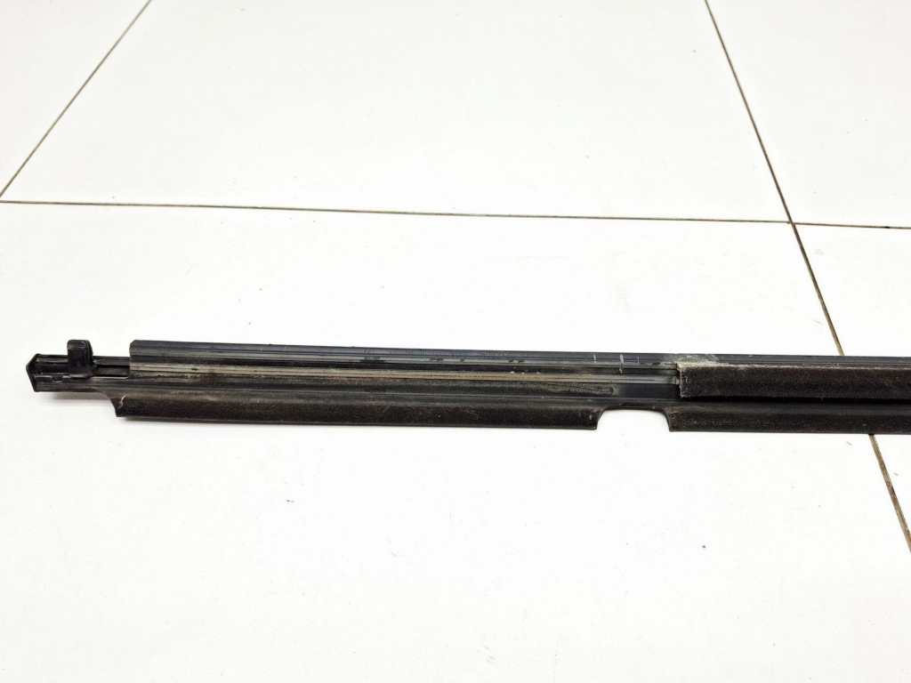 Накладка стекла заднего правого, 1000 рублей, Пермь