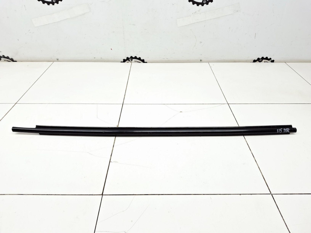 Накладка стекла переднего правого, 2000 рублей, Пермь