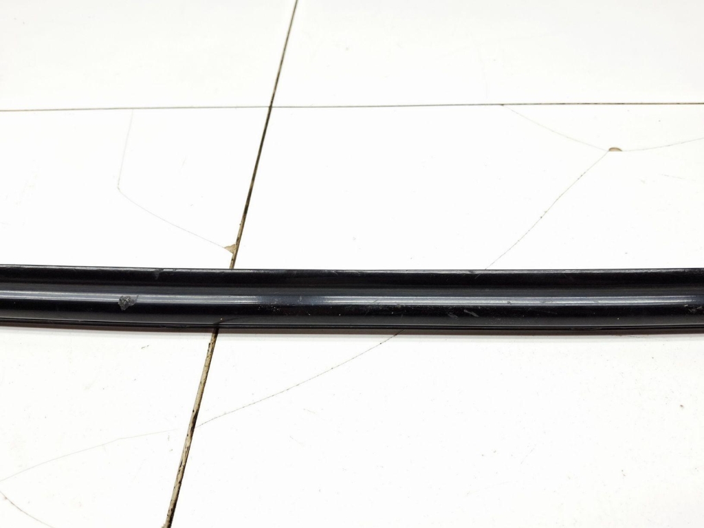 Накладка стекла переднего правого, 2000 рублей, Пермь